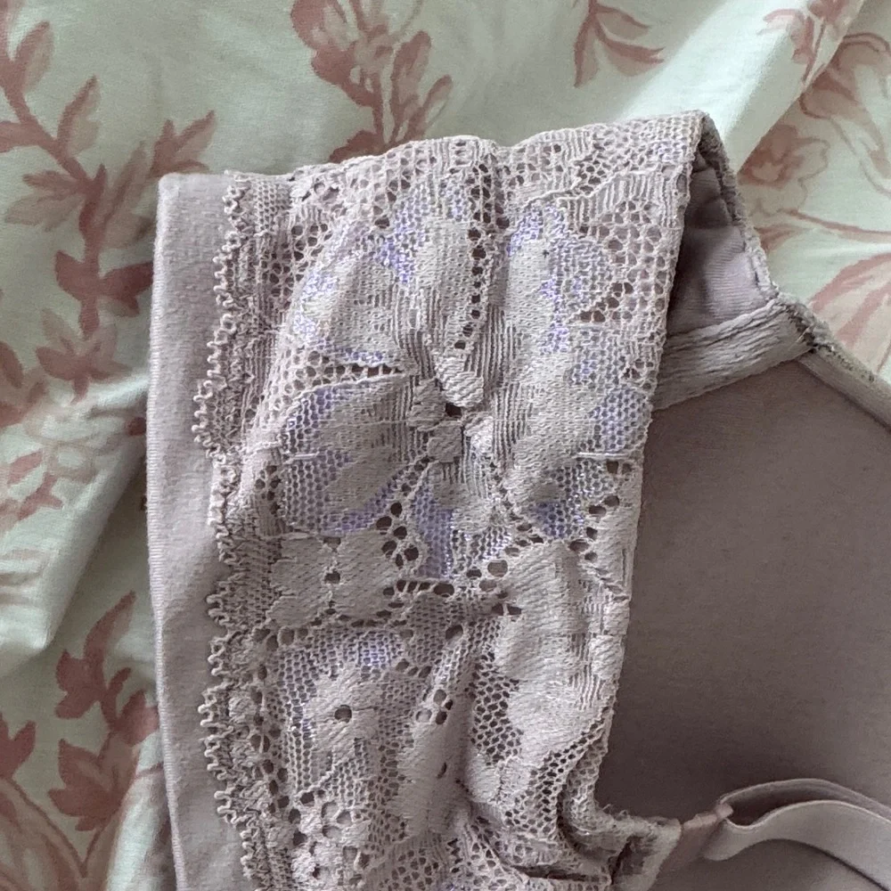 Victoria's Secret Lace Body By Victoria Bra in Lavender - Picture 7 of 9